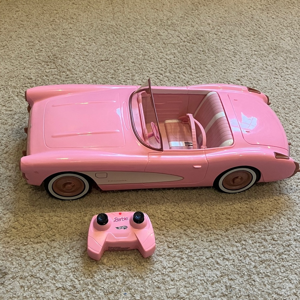 Barbie Hot Wheels Glam Pink Convertible with Remote